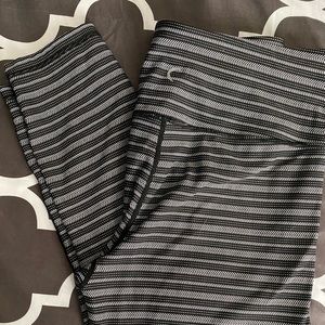 Zyia Aztec light n tigh Capri leggings 8-10 GUC